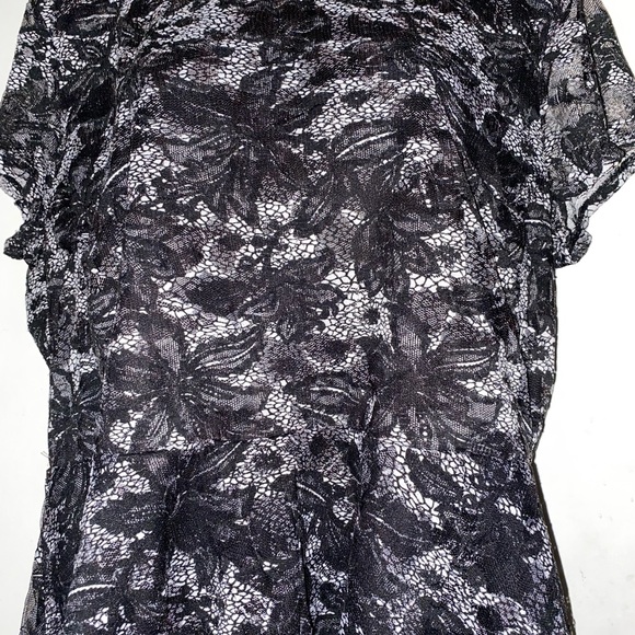 👚🌟 COCOMO BLACK & WHITE PEPLUM TOP - Picture 5 of 5